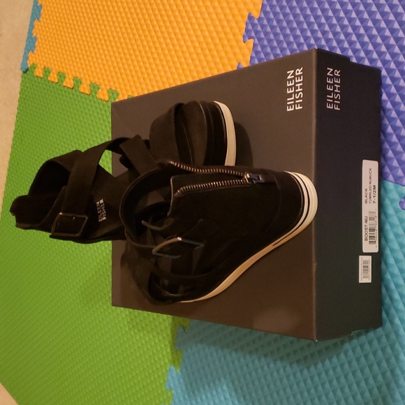 Eileen fisher sandal. Not used. - Picture 2 of 4